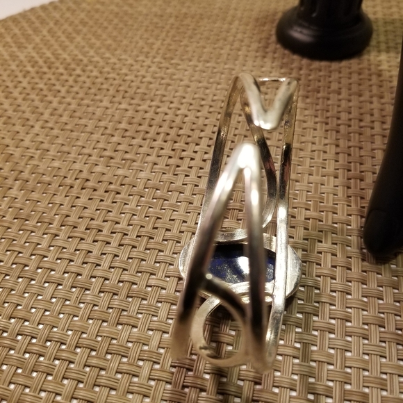 CLASSY BRACELET NWOT - Picture 8 of 10